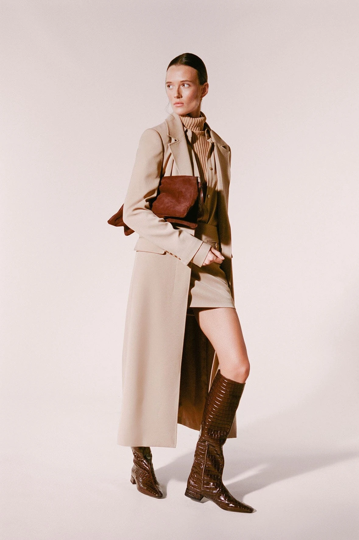 VIVI SHOULDER BAG | MAHOGANY SUEDE VIVI SHOULDER BAG | MAHOGANY SUEDE -Staud Store 000002340005 edit WEB