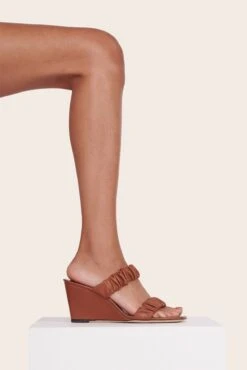 FRANKIE WEDGE | TAN 6 FRANKIE WEDGE | TAN -Staud Store 220927 Staud Resort Ecom54291 web