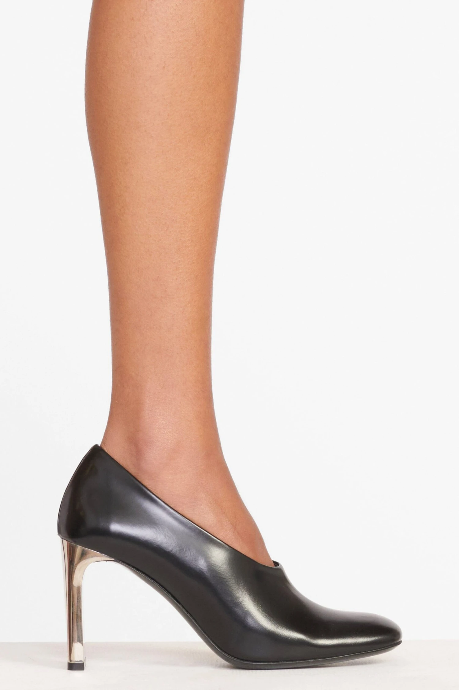 FLORENTINE PUMP | BLACK METALS FLORENTINE PUMP | BLACK METALS -Staud Store 37 RIGHT SHOE 1408 scaled