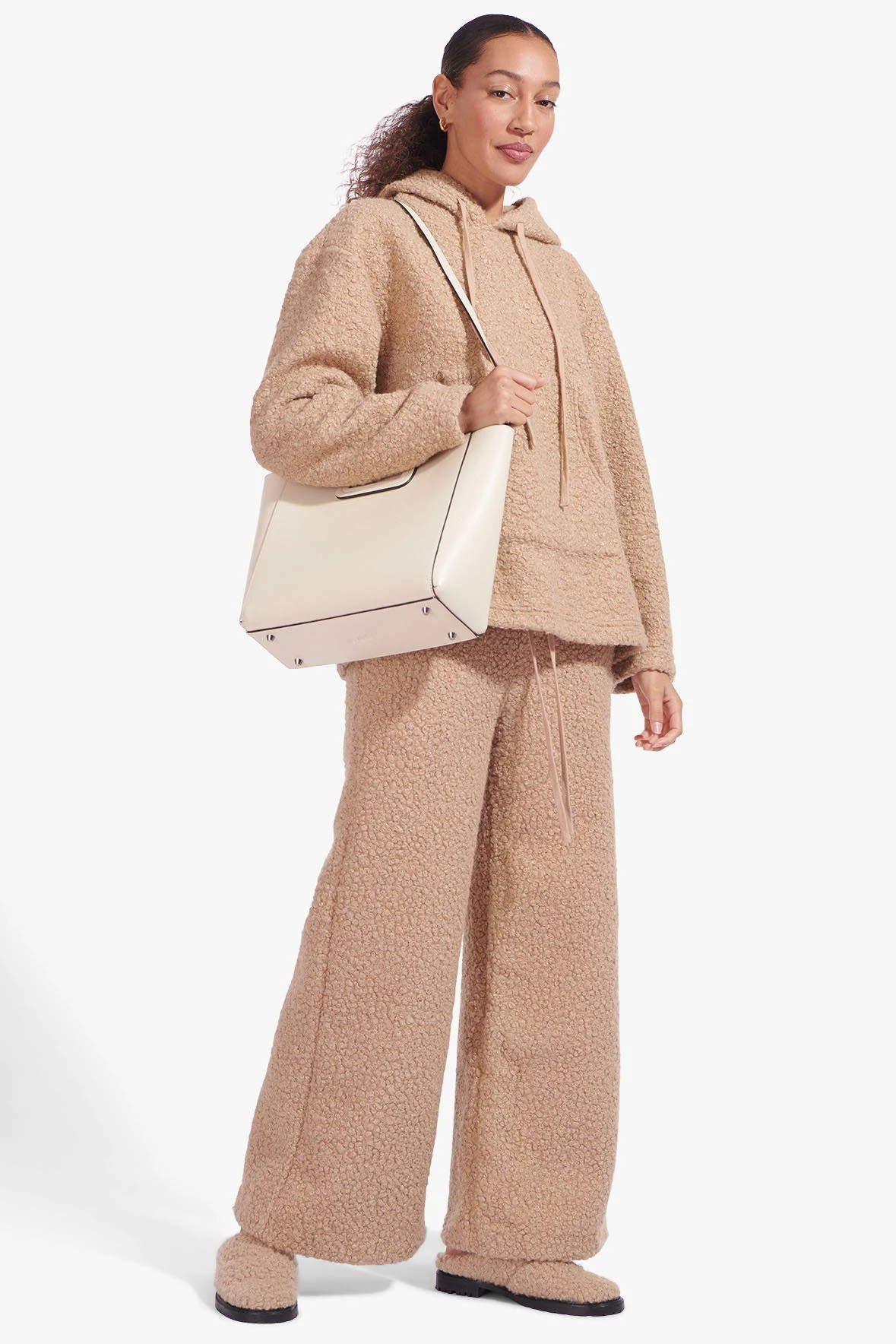SHIRLEY LEATHER BAG | CREAM SHIRLEY LEATHER BAG | CREAM -Staud Store Bear Hoodie Doe Rabbit Sweatpant Doe 01615 web