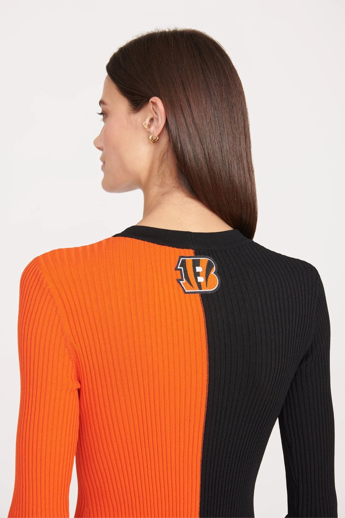 THE STAUD NFL CARGO SWEATER | CINCINNATI BENGALS THE STAUD NFL CARGO SWEATER | CINCINNATI BENGALS -Staud Store SHOKO DRESS CINCINNATI BENGALS 2160 web