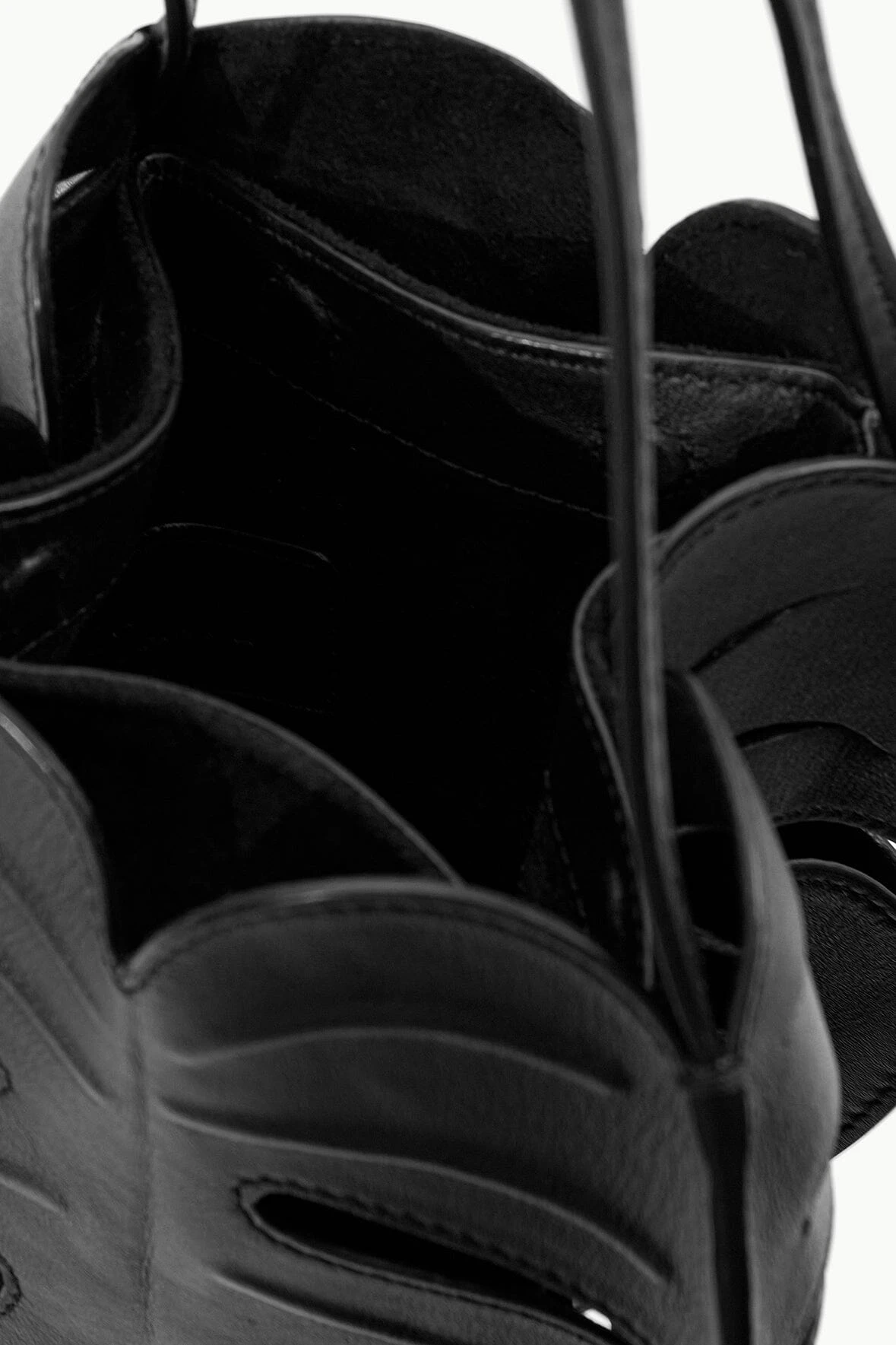 PALM BAG | BLACK PALM BAG | BLACK -Staud Store STAUD PALM BAG BLACK SUPF 23 ECOM 4