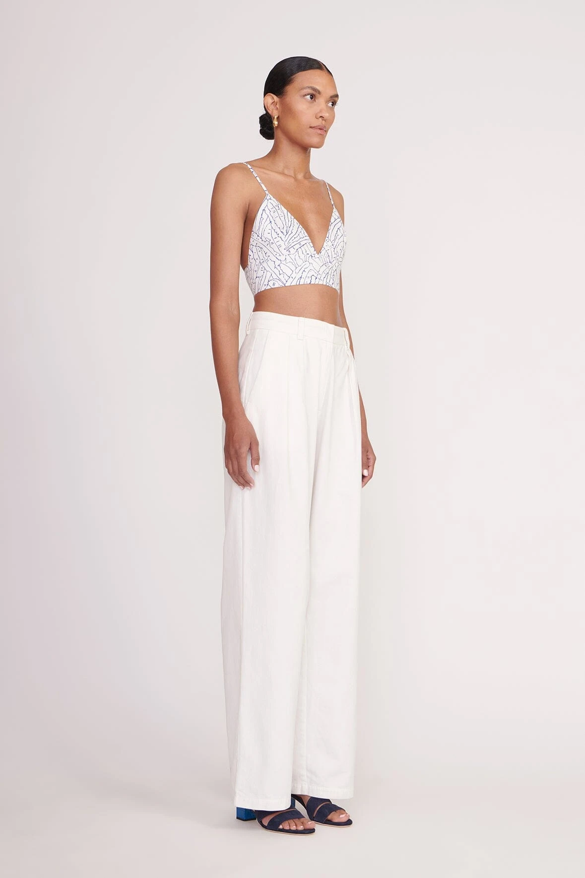 JULES BLOCK HEEL | INK ISLAND BLUE JULES BLOCK HEEL | INK ISLAND BLUE -Staud Store Tatum Top Blue Palm Luisa Pant Ivory 00346 web