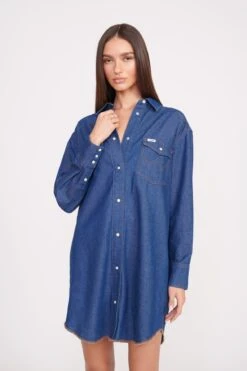 STAUD + WRANGLER THE OVERSIZED WESTERN | DARK RINSE -Staud Store Wrangler 1113 web