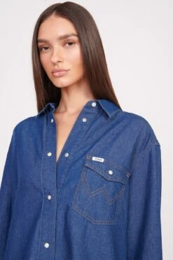 STAUD + WRANGLER THE OVERSIZED WESTERN | DARK RINSE -Staud Store Wrangler 1116 web