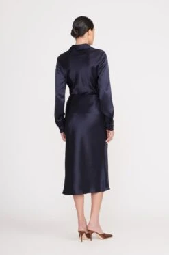 ANGELA SKIRT | NAVY 5 ANGELA SKIRT | NAVY -Staud Store angela skirt navy 12 b430b420 523c 4763 86d8 1dbf7d7f0fe2